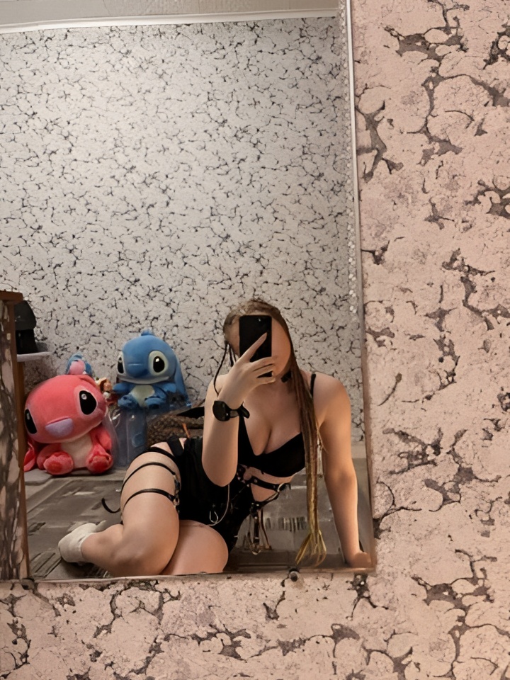 Дарья привлекальеная девушка из Ефремова цена от 4000 руб