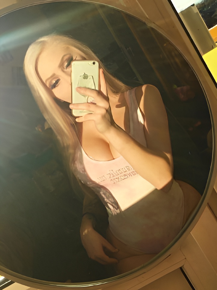 Роксана привлекальеная девушка из Ефремова цена от 1500 руб