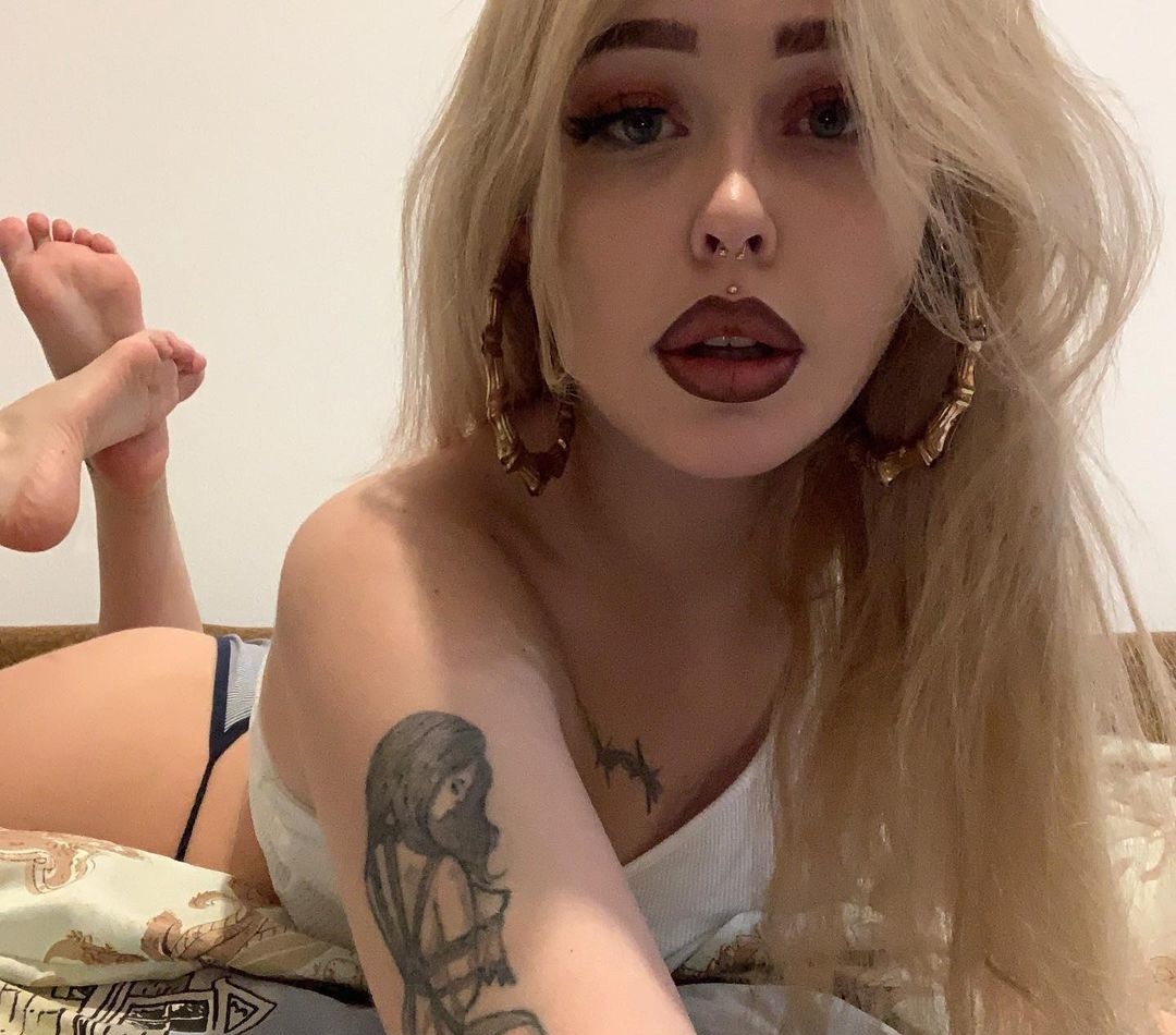 Лада привлекальеная девушка из Ефремова цена от 3500 руб