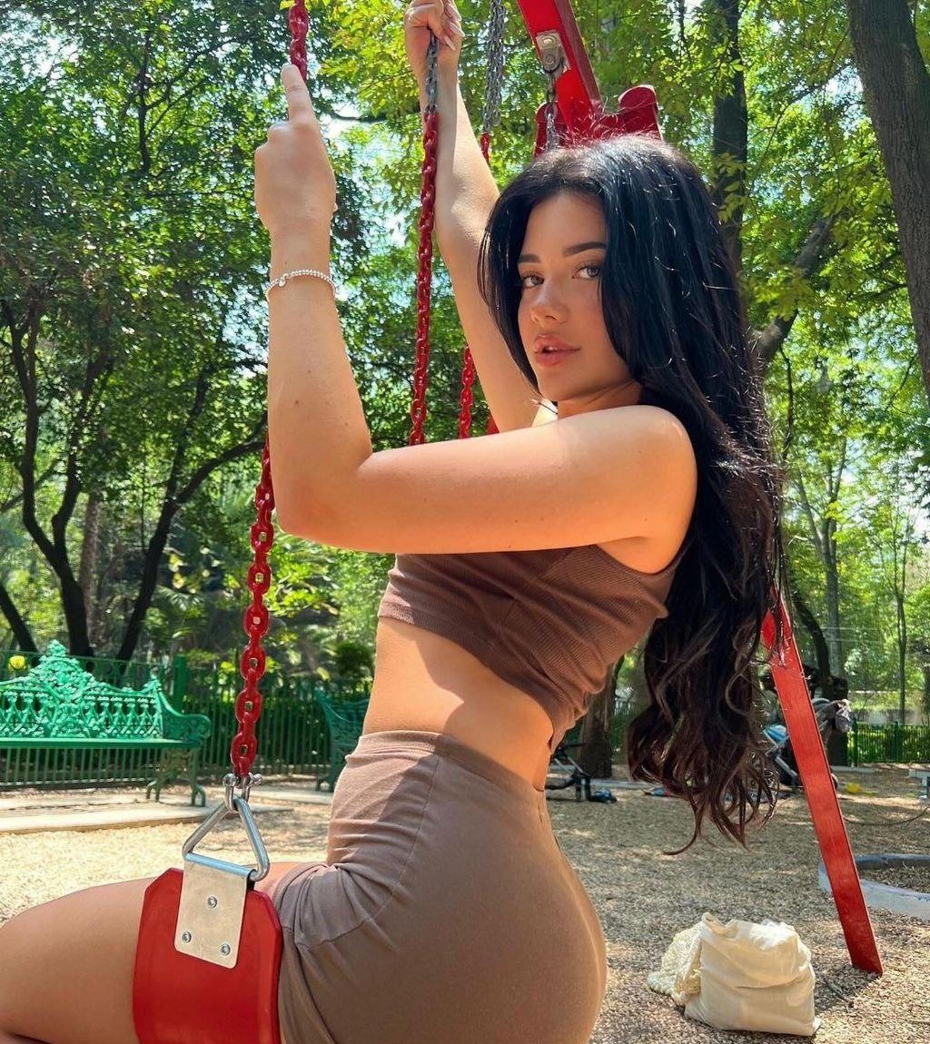 Юлия привлекальеная девушка из Ефремова цена от 4000 руб