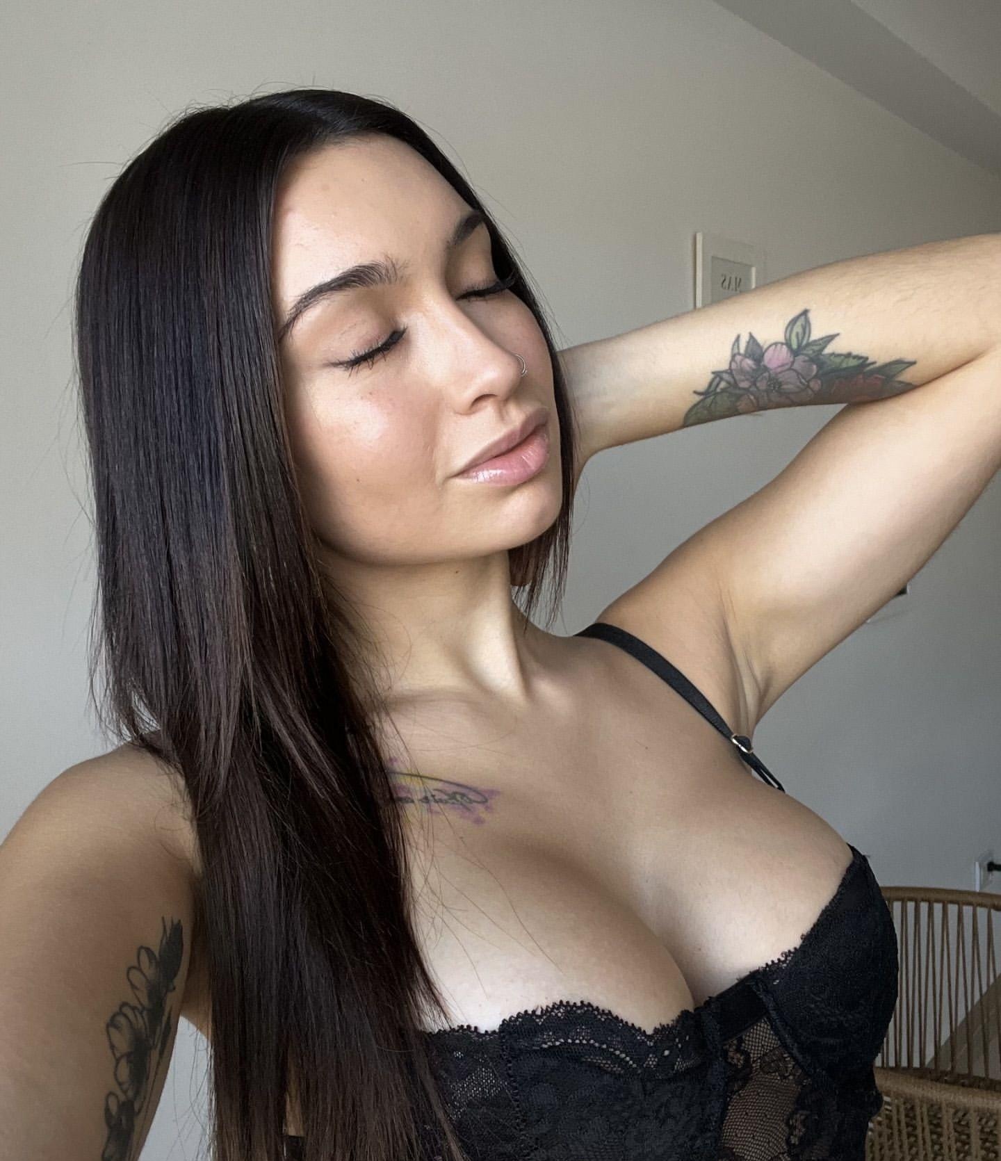 Серафима привлекальеная девушка из Ефремова цена от 7000 руб