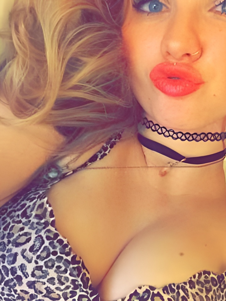 Индивидуалка Ася, доступна для личного знакомства от 1500 руб