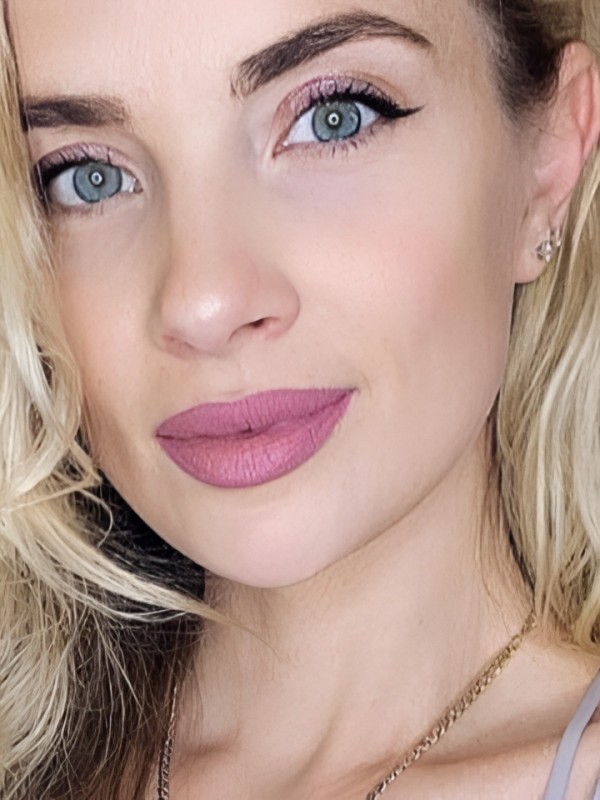 Ефросинья привлекательная девушка из Ефремова цена от 2500 руб