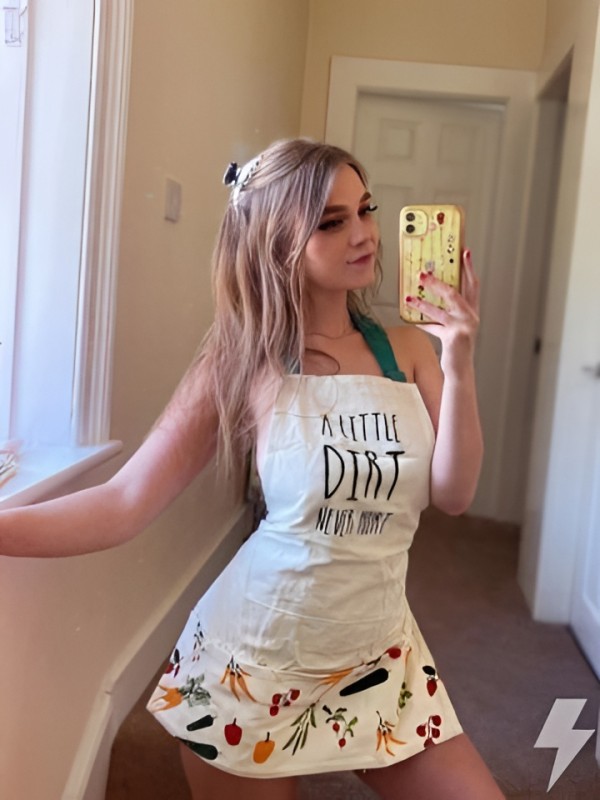 Элеонора привлекательная девушка из Ефремова цена от 3000 руб