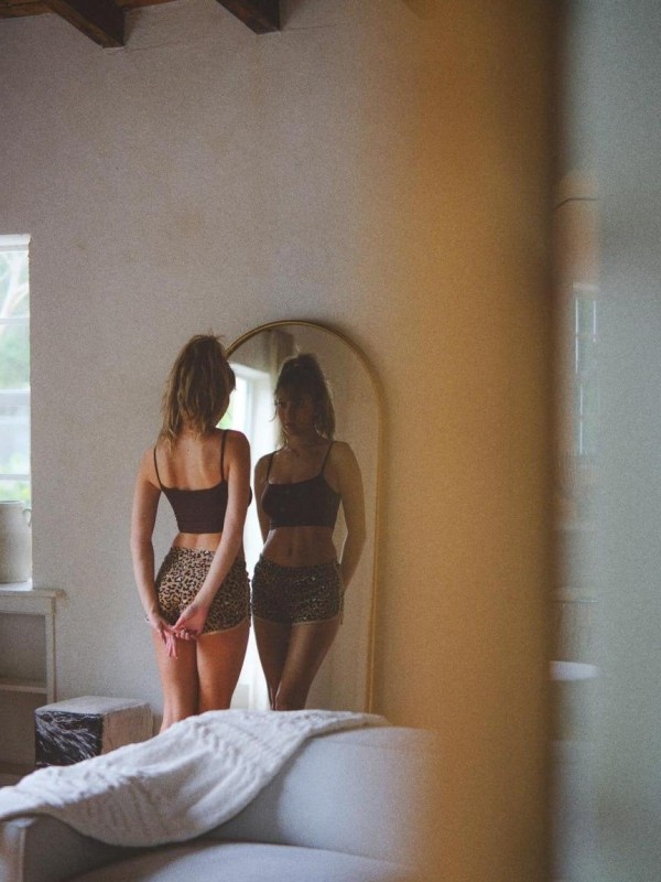 Анна привлекательная девушка из Ефремова цена от 4000 руб