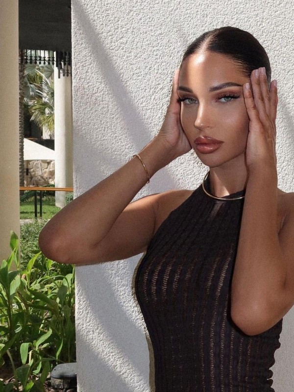 Марианна привлекательная девушка из Ефремова цена от 4000 руб