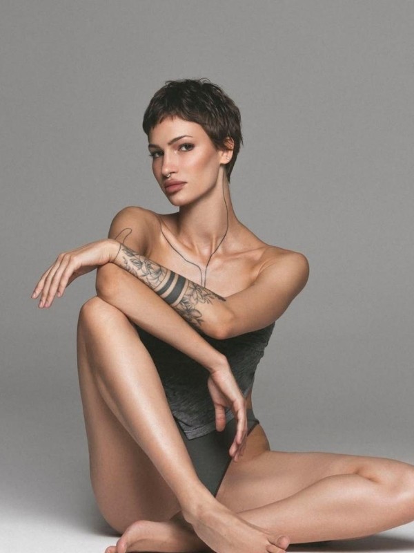 Лена привлекательная девушка из Ефремова цена от 7000 руб